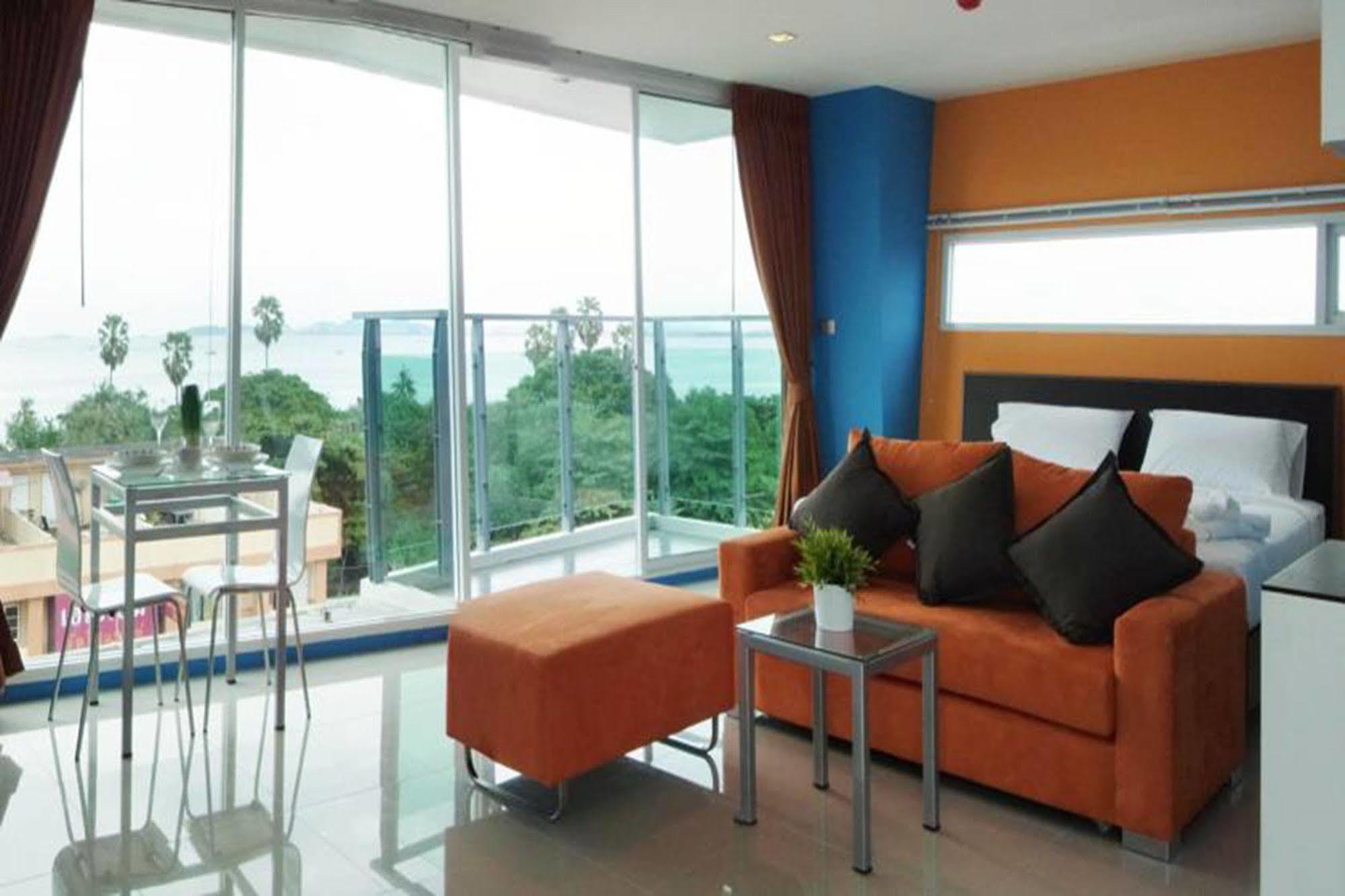 La Casa Hotel Pattaya Exterior photo